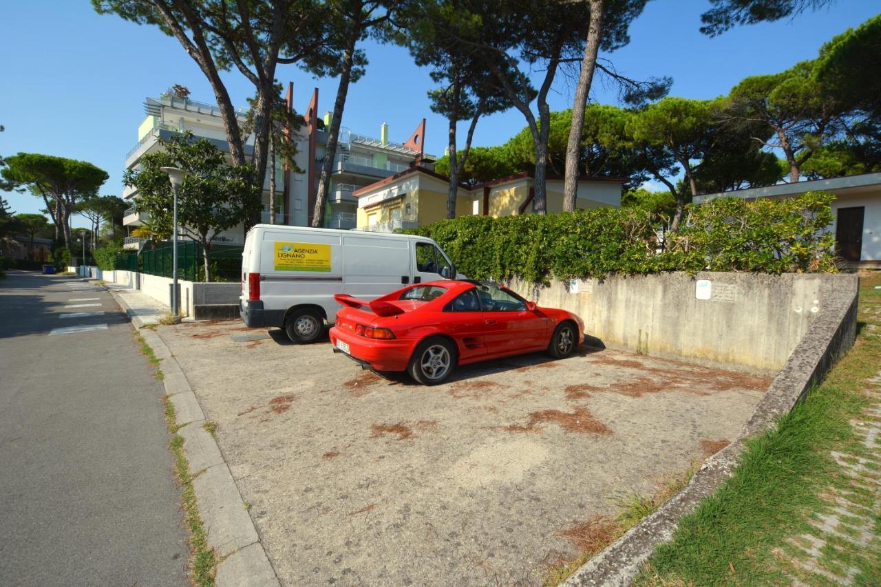 Flat In Lignano Pineta Lejlighed Lignano Sabbiadoro Eksteriør billede